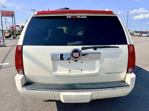 Used 2014 Cadillac Escalade Luxury AWD/4WD image 5