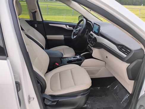 Used 2020 Ford Escape SEL FWD image 11