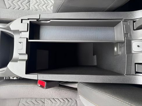 Used 2023 Chevrolet Equinox LT AWD/4WD image 30