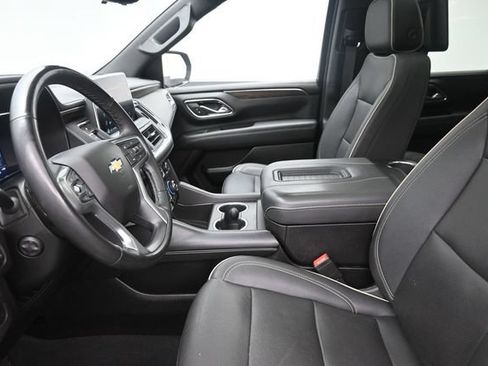 Used 2023 Chevrolet Tahoe Premier w/ Premium Package AWD/4WD image 16