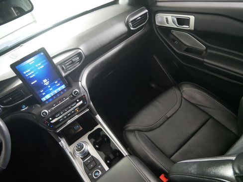 Used 2020 Ford Explorer ST w/ Premium Technology Package image 11