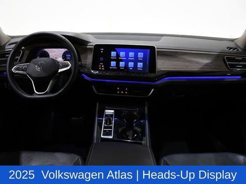 Used 2025 Volkswagen Atlas SEL AWD/4WD image 8
