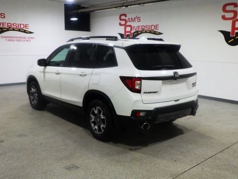 Used 2023 Honda Passport TrailSport image 2
