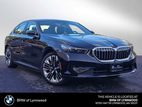 Used 2024 BMW i5 eDrive40i w/ Convenience Package image 1