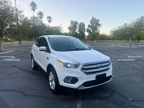Used 2017 Ford Escape SE FWD image 32
