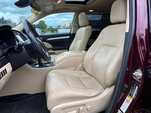 Used 2018 Toyota Highlander XLE AWD/4WD image 10