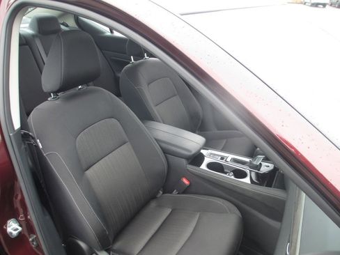 Used 2024 Nissan Altima 2.5 SV w/ SV Premium Package FWD image 22