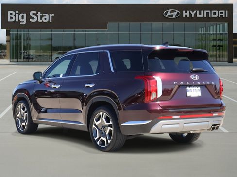 Used 2023 Hyundai Palisade Limited image 3