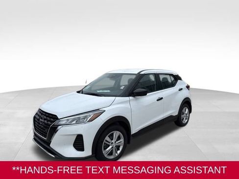 Certified 2025 Nissan Kicks Play S image 2