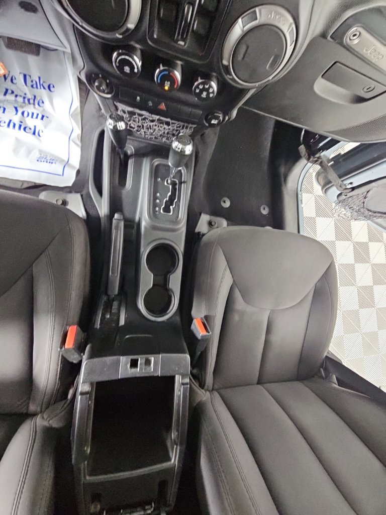 Used 2015 Jeep Wrangler Unlimited Sport w/ Quick Order Package 24S AWD/4WD image 32