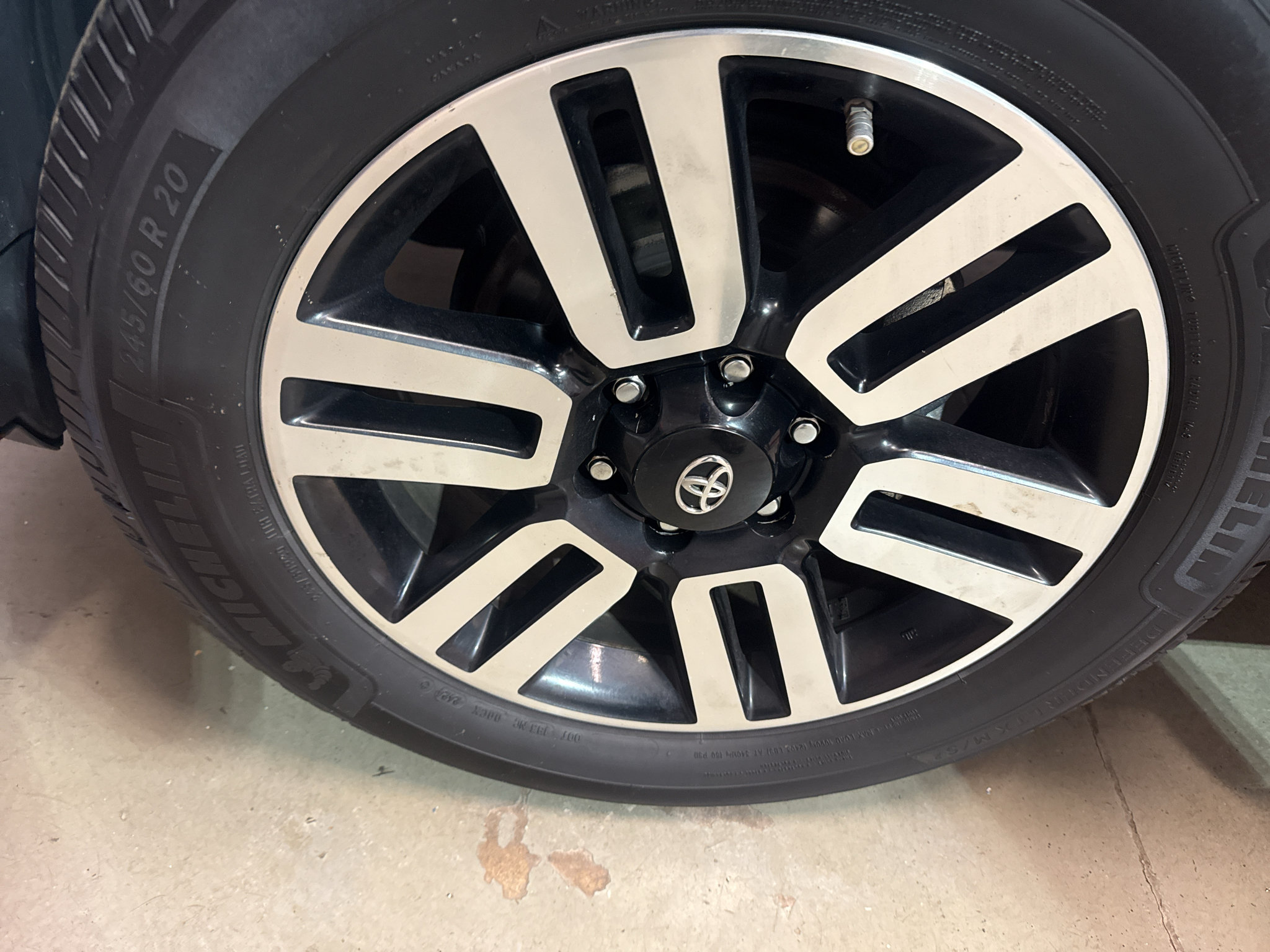 Used 2016 Toyota 4Runner Limited AWD/4WD image 27