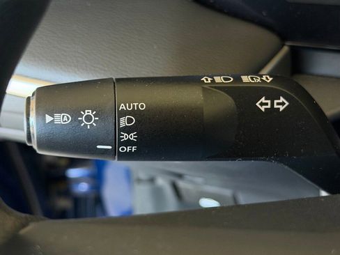 Used 2025 Nissan Kicks S image 18