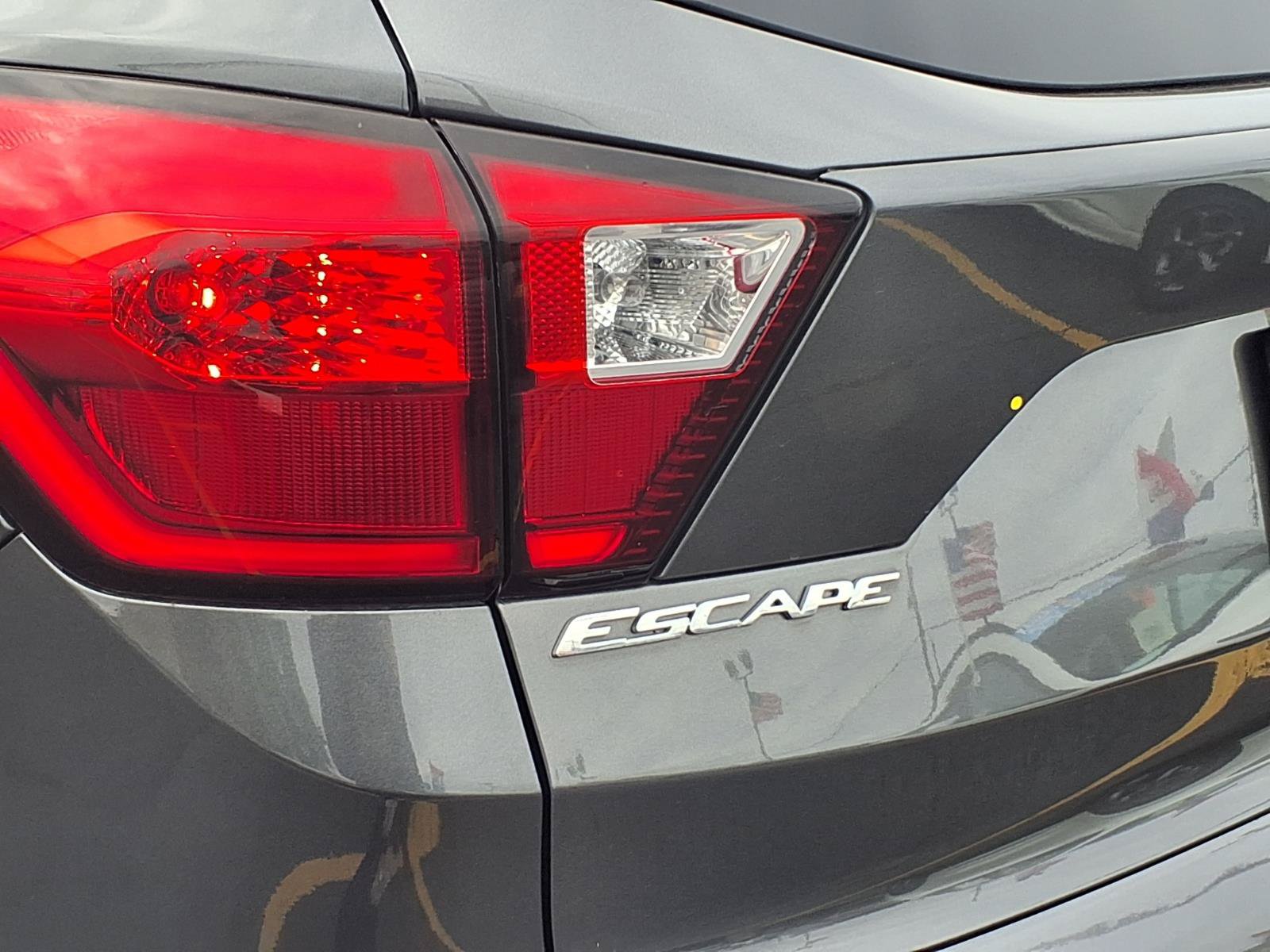 Used 2019 Ford Escape SE AWD/4WD image 25