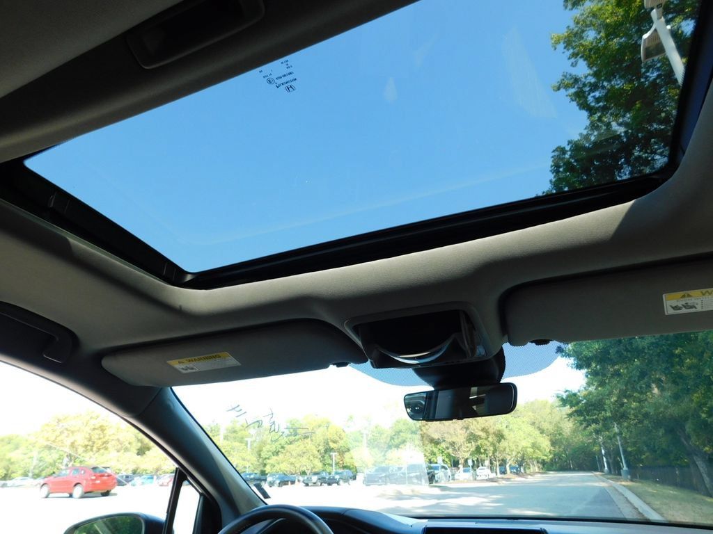 Certified 2024 Honda Odyssey EX-L image 6