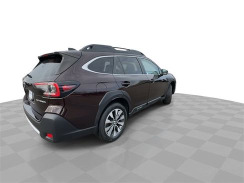Used 2023 Subaru Outback Limited image 8