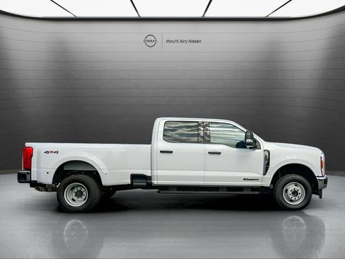 Used 2024 Ford F350 XLT AWD/4WD image 3
