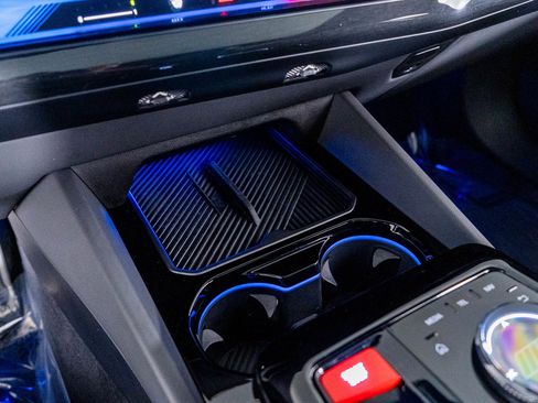 Used 2025 BMW M5 w/ Executive Package image 58