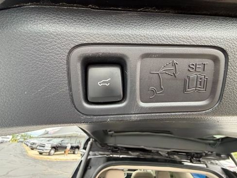 Used 2024 Ford Expedition Limited image 33