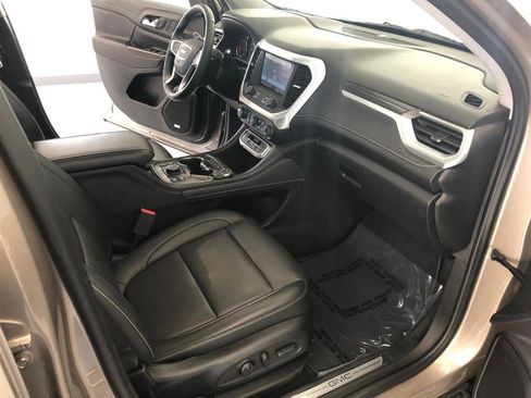 Used 2023 GMC Acadia SLT w/ Technology Package image 15