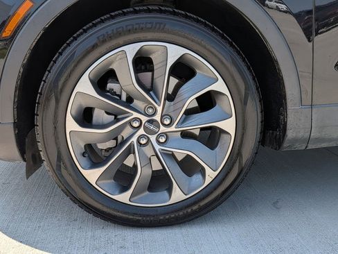 Used 2023 Lincoln Nautilus Reserve image 7