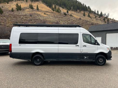 Used 2021 Mercedes-Benz Sprinter 3500 image 6