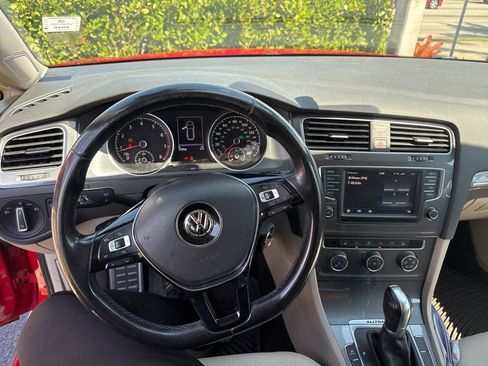 Used 2017 Volkswagen Golf Alltrack S image 22