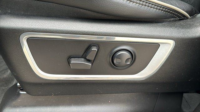 Used 2023 RAM 1500 Laramie AWD/4WD image 14