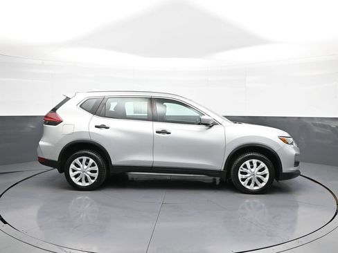 Used 2018 Nissan Rogue S AWD/4WD image 5