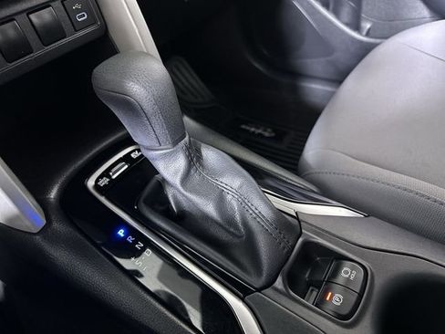 Used 2024 Toyota Corolla Cross AWD Hybrid image 16