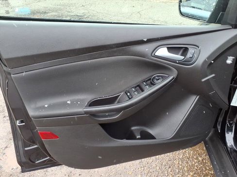 Used 2017 Ford Focus SE image 13