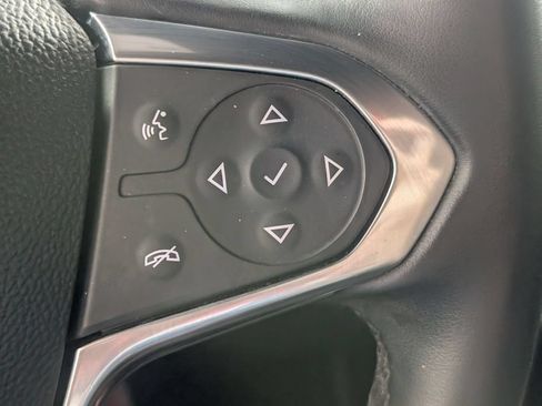 Certified 2023 Chevrolet Traverse LT FWD image 16