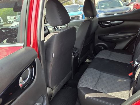 Used 2018 Nissan Rogue Sport SV image 5