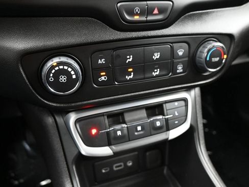 Certified 2024 GMC Terrain SLE image 15