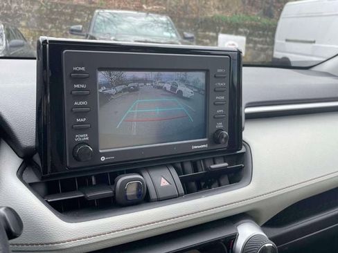 Used 2021 Toyota RAV4 XLE w/ Convenience Package image 29