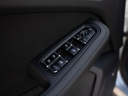 Certified 2026 Porsche Macan image 16