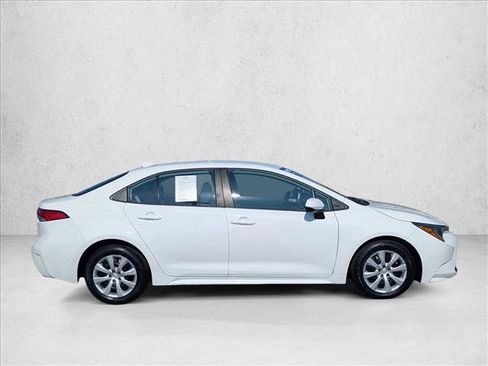 Used 2023 Toyota Corolla LE image 4