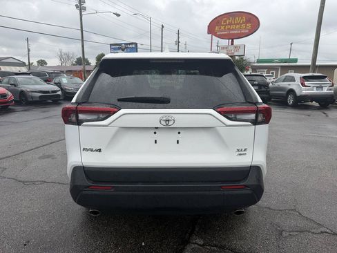 Used 2025 Toyota RAV4 XLE AWD/4WD image 7