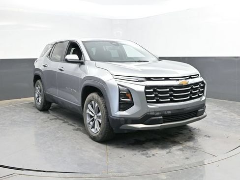 Used 2025 Chevrolet Equinox LT FWD image 4