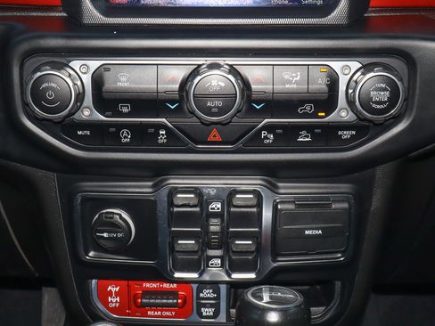 Used 2020 Jeep Gladiator Rubicon image 29