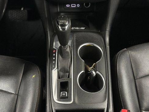 Used 2020 Chevrolet Equinox Premier w/ LPO, Floor Liner Package FWD image 17