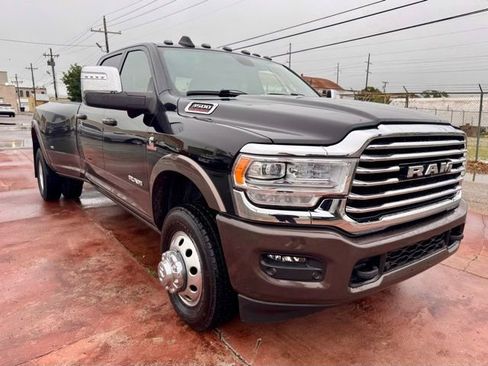 Used 2024 RAM 3500 Limited w/ Towing Technology Group AWD/4WD image 3