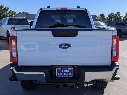 New 2026 Ford F250 XLT w/ FX4 Off-Road Package image 3