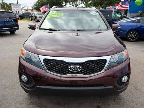 Used 2012 Kia Sorento LX w/ Convenience Pkg FWD image 9