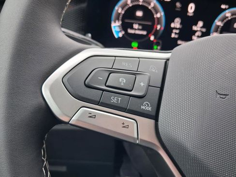 New 2026 Volkswagen Tiguan SE AWD/4WD image 22
