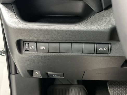 Used 2025 Toyota RAV4 XLE Premium AWD/4WD image 35