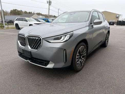 Used 2025 BMW X3 xDrive30i w/ Premium Package image 3