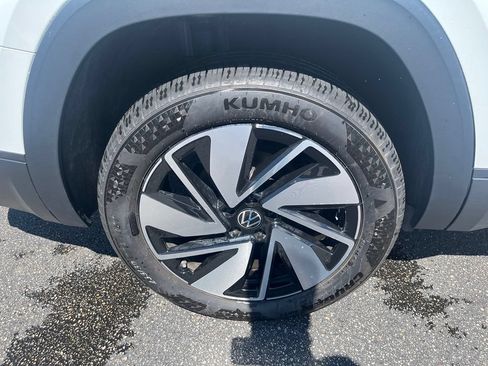 Certified 2025 Volkswagen Atlas SE w/ Panoramic Sunroof Package AWD/4WD image 32