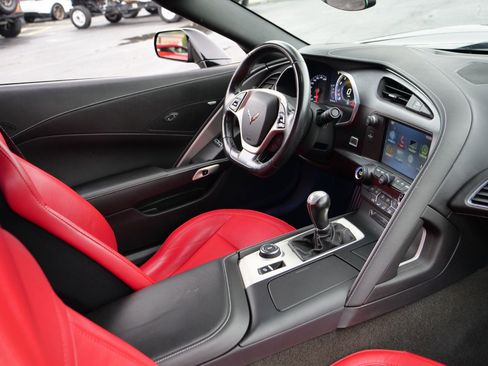 Used 2017 Chevrolet Corvette Stingray Coupe w/ 1LT RWD image 24