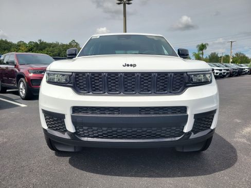 New 2025 Jeep Grand Cherokee L Altitude image 3