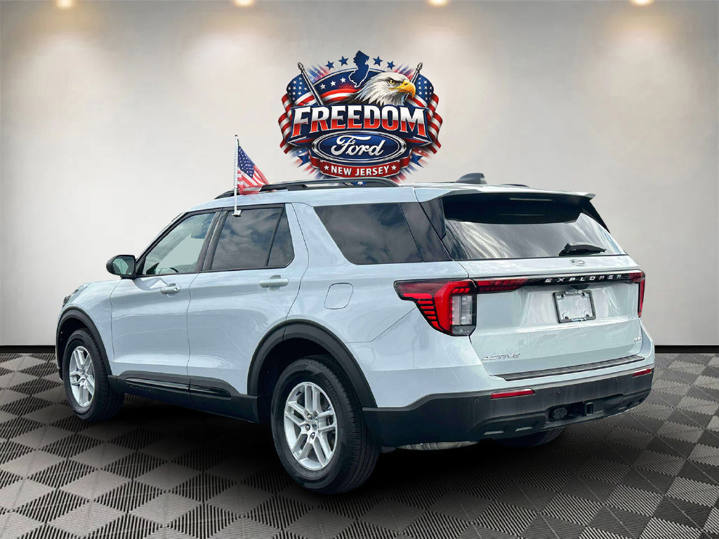 Used 2026 Ford Explorer Active AWD/4WD image 6